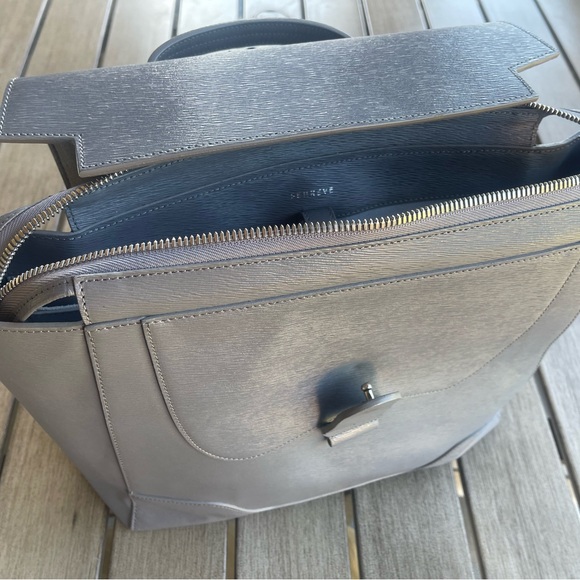 SENREVE maestro convertible backpack! shoulder bag
Lux AF 🩶🩶🩶🩶🩶🩶🩶🩶🔥 - Picture 15 of 15